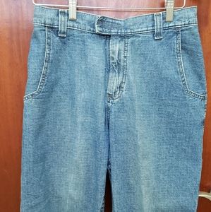 Lee riveted cullote/capri  distressed jeans